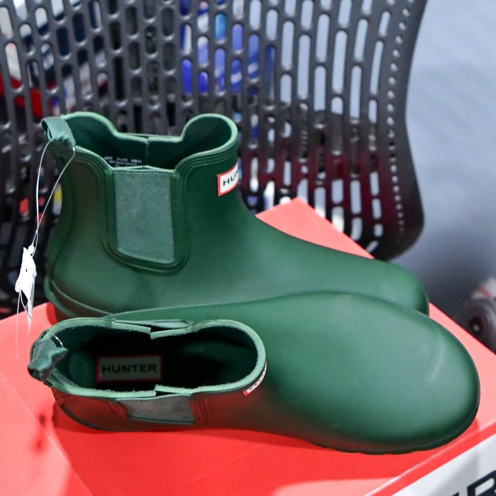 Green- Hunter Ladies' Original Chelsea Rain Boot - Picture 6 of 6